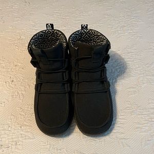 Hey Dude booties. Women’s size 7. Dark charcoal. Like new!!!!